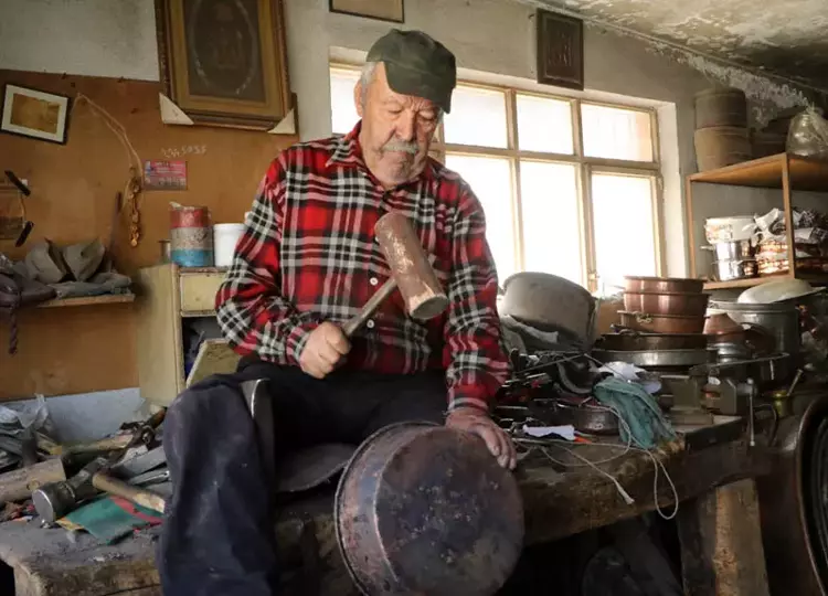 67 Yılın ardından son bakırcı ustalığıda yok oluyor - 2