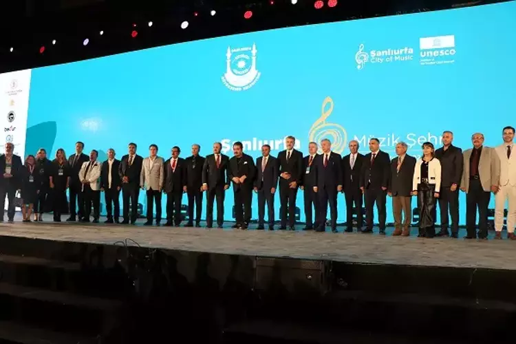 İbrahim Tatlıses e Şanlıurfa da onur ödülü - 1