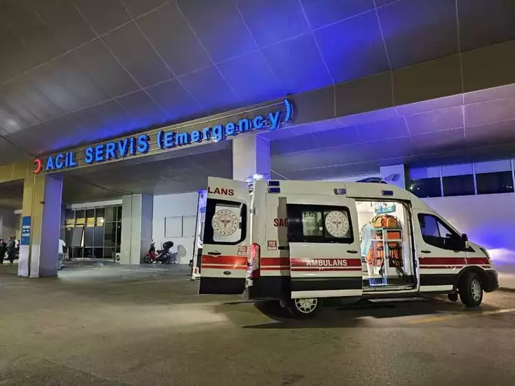 Adana da boşanma sürecindeki koca eşine ve kayınpederine kurşun yağdırdı - 1