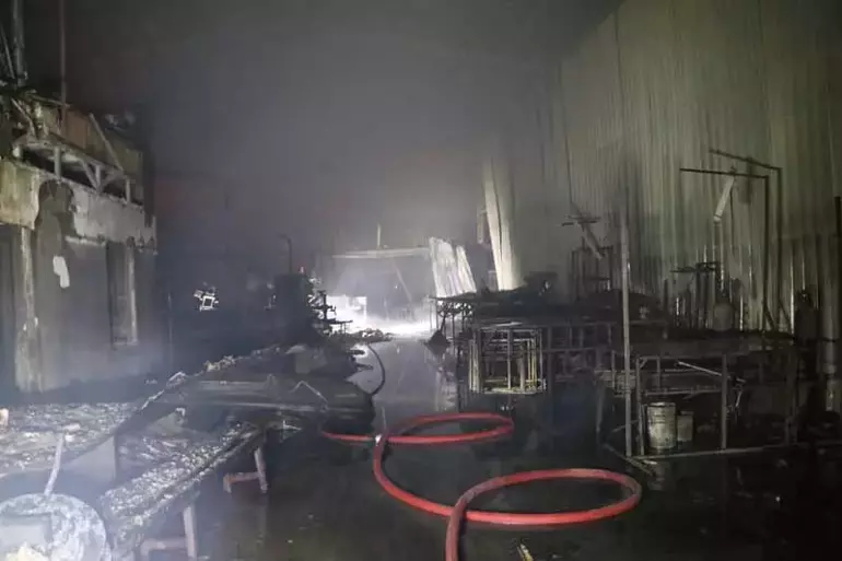 Kayseri de gece yarısı yangın! Fabrika alevlere teslim oldu - 2