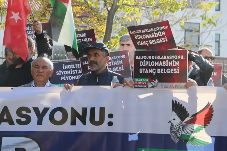 Ankara da protesto: 'Balfour deklarasyonu diplomatik utanç!' - 1