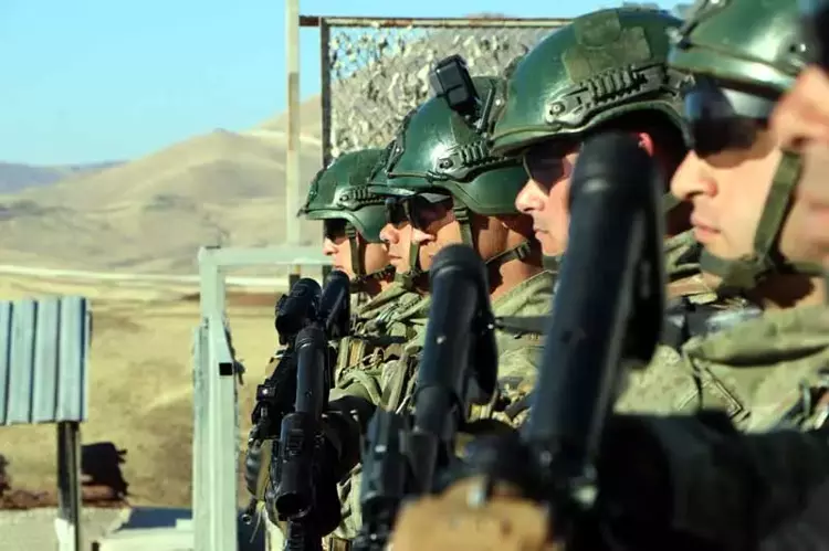 Türkiye-İran sınırında kaçak geçişlere karşı %70'lik güvenlik duvarı tamamlandı - 5