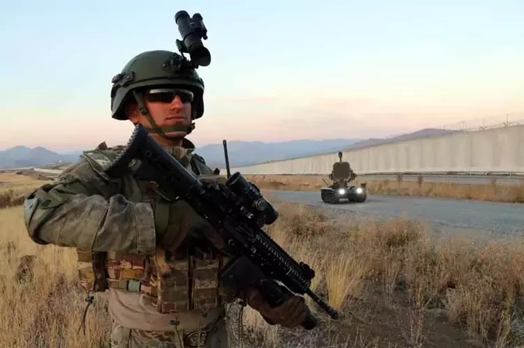 Türkiye-İran sınırında kaçak geçişlere karşı %70'lik güvenlik duvarı tamamlandı - 2