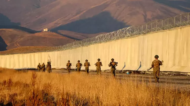 Türkiye-İran sınırında kaçak geçişlere karşı %70'lik güvenlik duvarı tamamlandı - 4