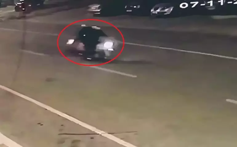 Kayseri nin Esentepe Mahallesi nde bir fırına motosikletli iki kişi tarafından  silahlı saldırı yapıldı - 1