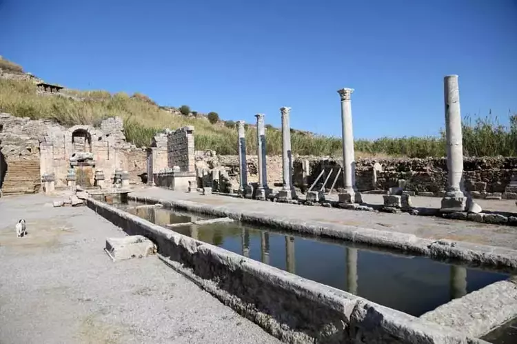 Perge Antik Kenti'ndeki Kestros Çeşmesi'nde su akmaya başladı. - 2