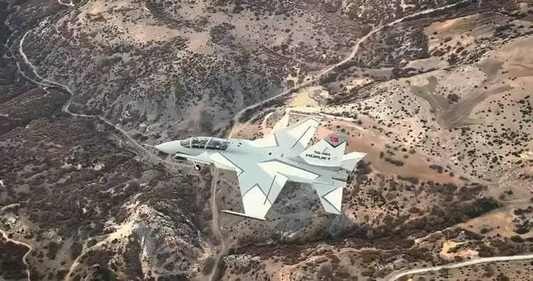 HÜRJET'in ikinci prototipi yeni boyasıyla havalandı - 3