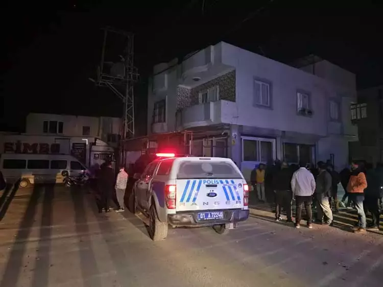 Adana'da tabancalı saldırı: 4 kişi yaralı - 2