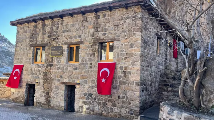 Hakkari'de 400 yıllık T-tarih, turizme kazandırıldı - 1