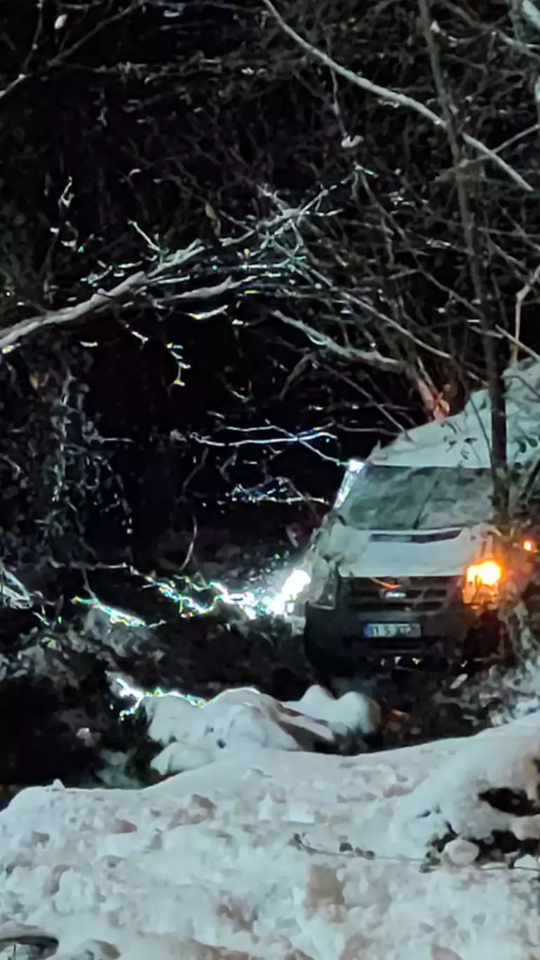 Trabzon'da minibüsün dereye yuvarlanması: 1 ölü, 1 yaralı - 4