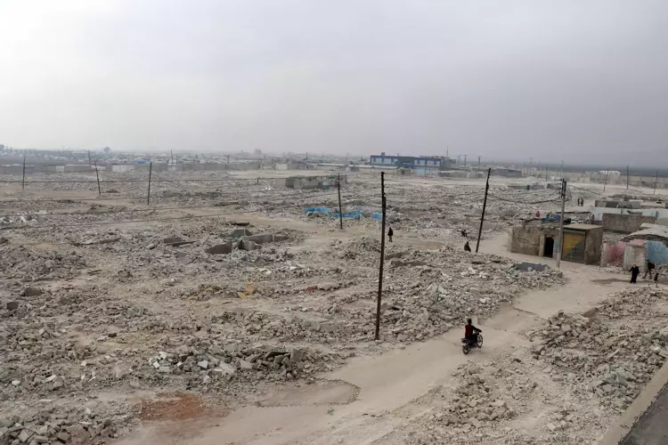 Suriyelilerin evlerine dönüşü: Türkiye sınırındaki çadır kentlerden geriye enkaz kaldı - 3