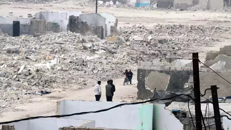 Suriyelilerin evlerine dönüşü: Türkiye sınırındaki çadır kentlerden geriye enkaz kaldı - 1