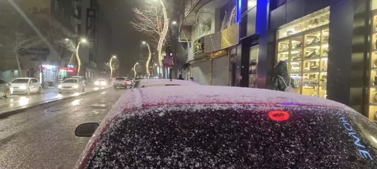 Van'da kar alarmı! Kent merkezinde hayat durdu - 2