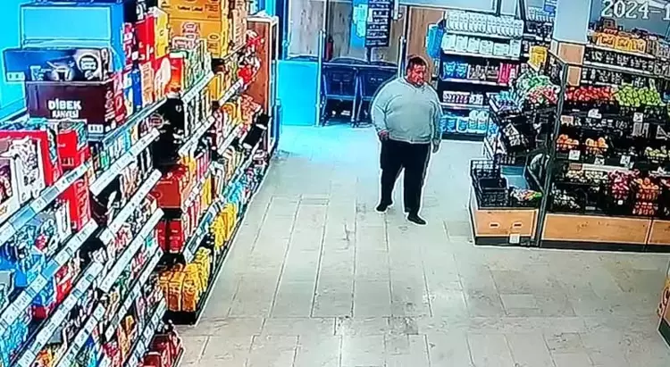 Market yerleri kirlenmesin diye çorapla alışveriş yaptı - 6