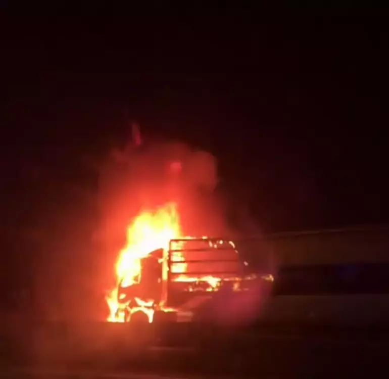 Kocaeli'de TIR yangını: Yol 1 saat kapalı kaldı - 4