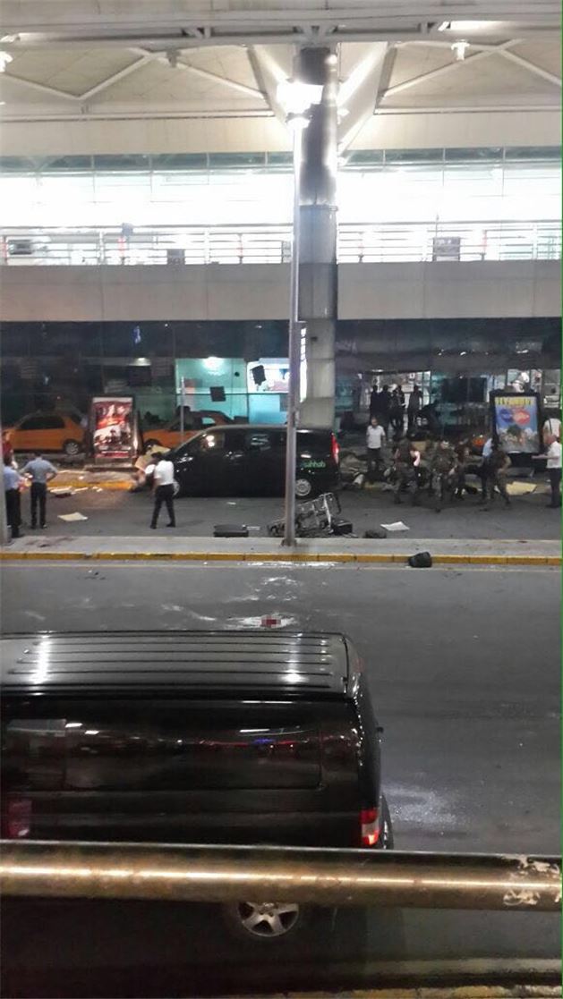 Atatürk Havalimanı’ndaki saldırıdan kareler - 815