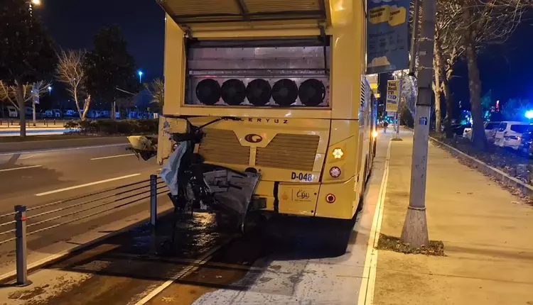 Maltepe'de korkunç kaza: Otobüse çarpan otomobilde 1 kişi öldü - 3