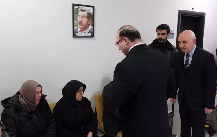 Erzurum'da dehşet: Çatıdan düşen buz kütlesi can aldı - 3