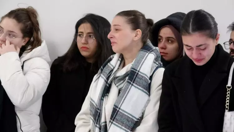 Erzurum'da dehşet: Çatıdan düşen buz kütlesi can aldı - 2