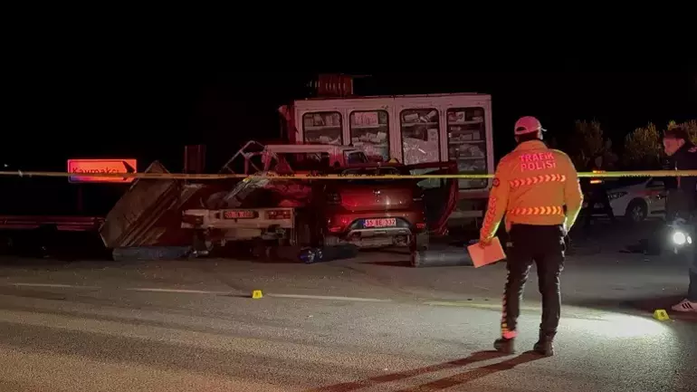 İzmir'de feci kaza! Anne ve oğul hayatını kaybetti - 1