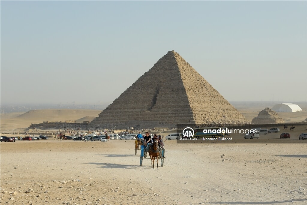 Mısır'ın simgesi Giza Piramitleri: 4.500 yıl sonra hâlâ etkileyici - 1