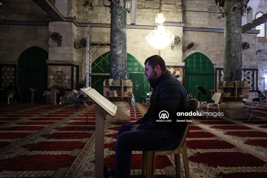 Kudüs'te Ramazan iftarı öncesi Mescid-i Aksa'da dini coşku yükseldi - 4