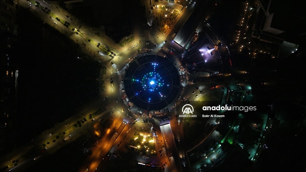 Şam'daki kılıç heykeli restorasyondan sonra LED ışıklarla aydınlatıldı. - 4