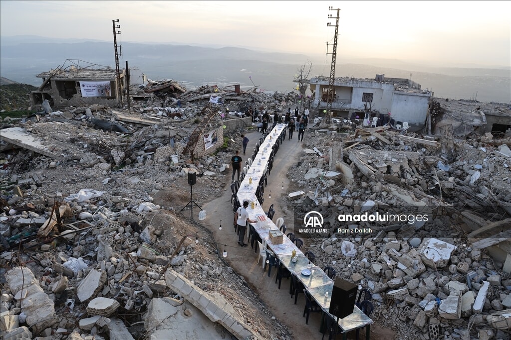 Lübnanlılar, İsrail saldırıları altında birlikte iftar açtı - 3