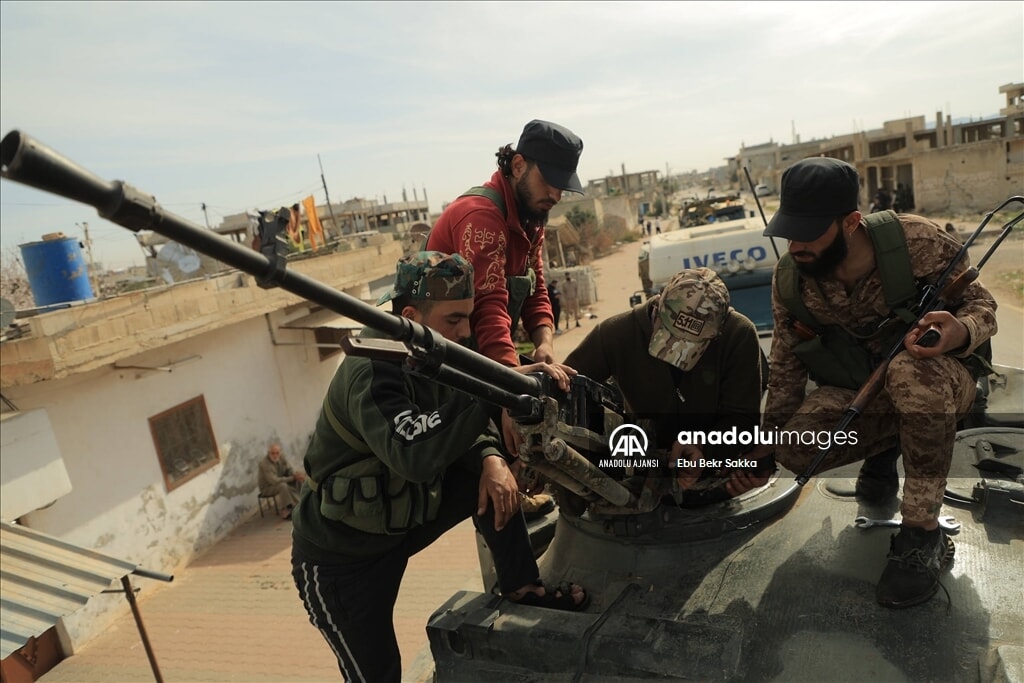 Suriye ordusundan Lübnan sınırına dev askeri takviye - 3