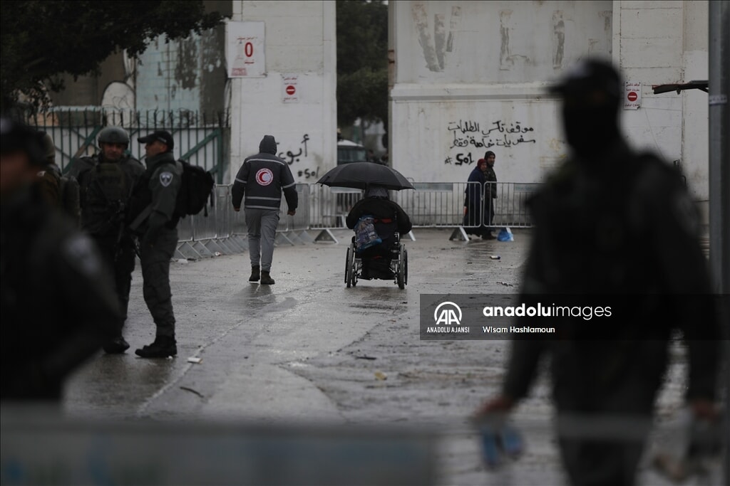 İsrail'in Kudüs'e giriş engelleri Filistinlileri yıldırmıyor - 5