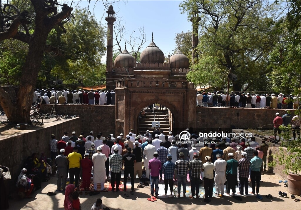 Yeni Delhi'de tarihi an! Ramazan'ın son cuma namazı Jama Mescid'de kılındı - 4