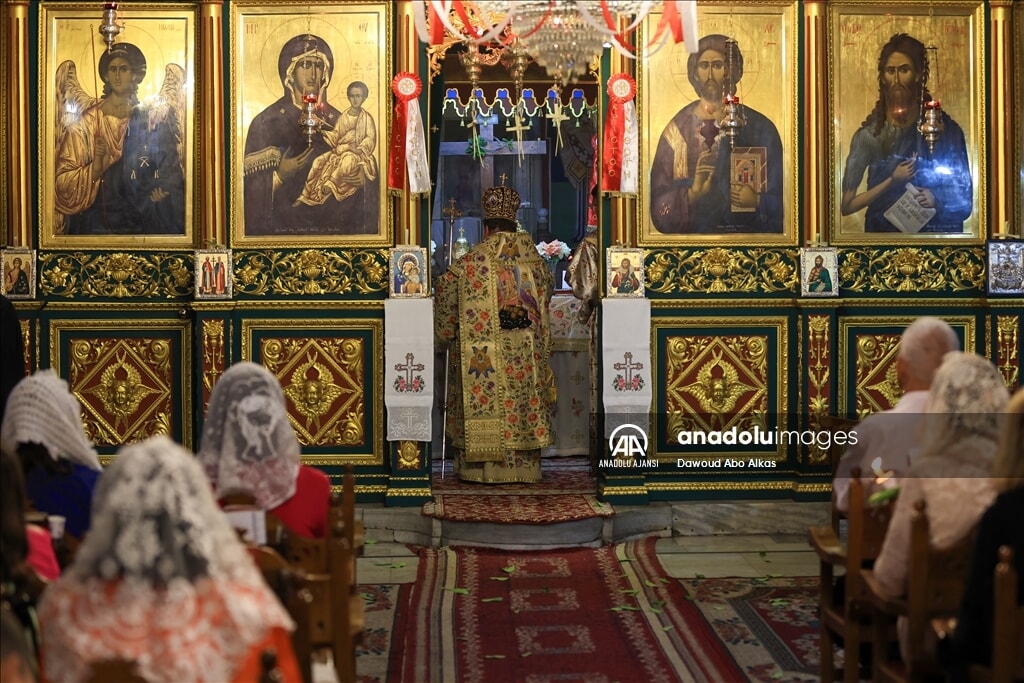 Gazze'de bombaların altında Paskalya ayini yapıldı - 3