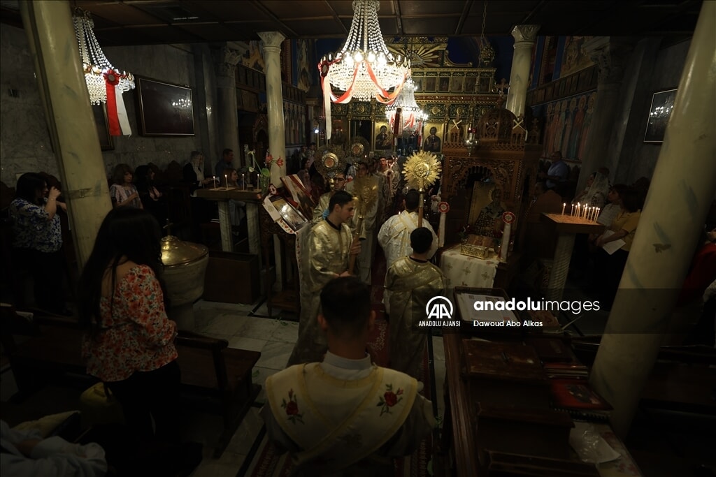 Gazze'de bombaların altında Paskalya ayini yapıldı - 4