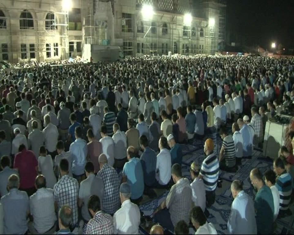 Çamlıca Camisi'nde ilk teravih namazı kılındı - 538