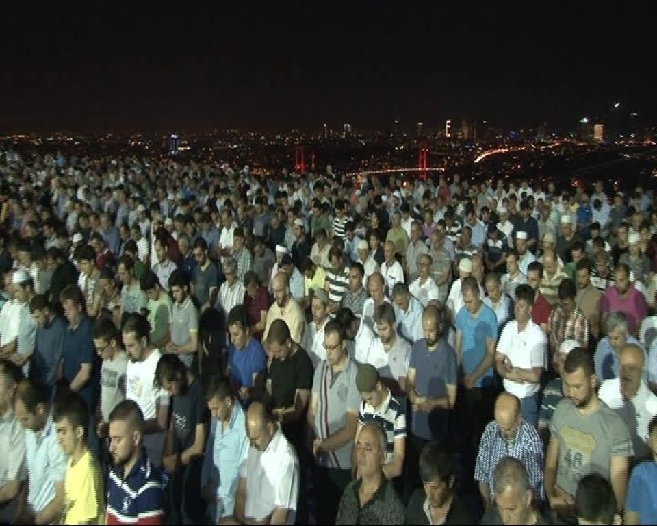 Çamlıca Camisi'nde ilk teravih namazı kılındı - 544