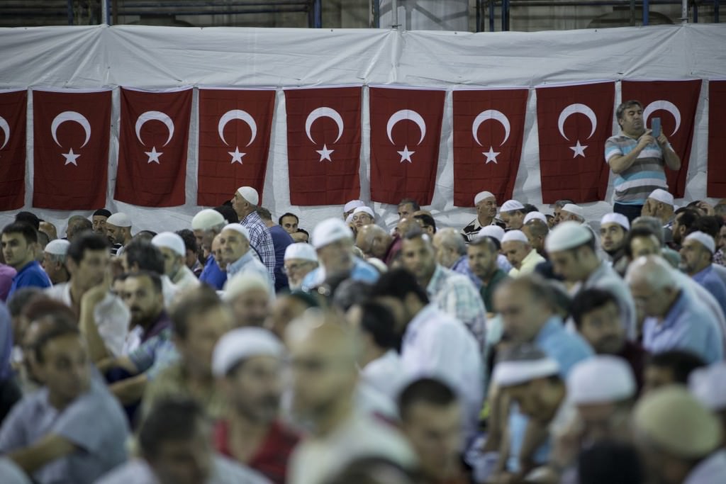 Çamlıca Camisi'nde ilk teravih namazı kılındı - 676