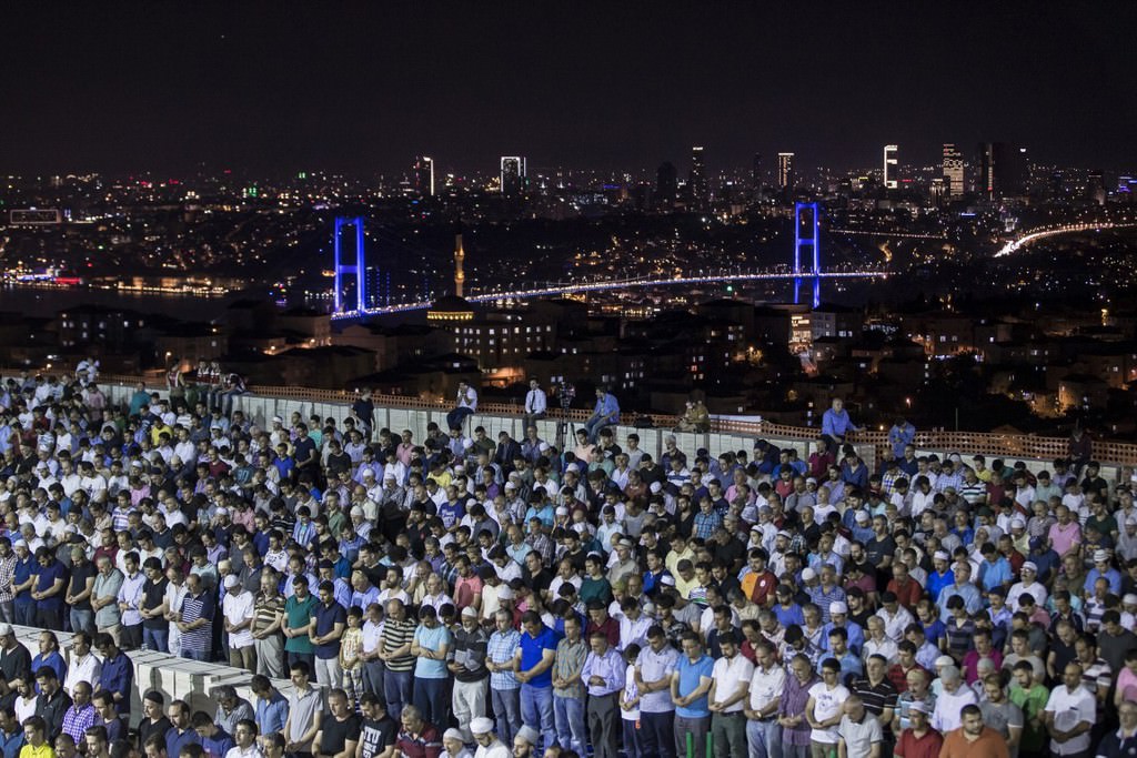 Çamlıca Camisi'nde ilk teravih namazı kılındı - 688