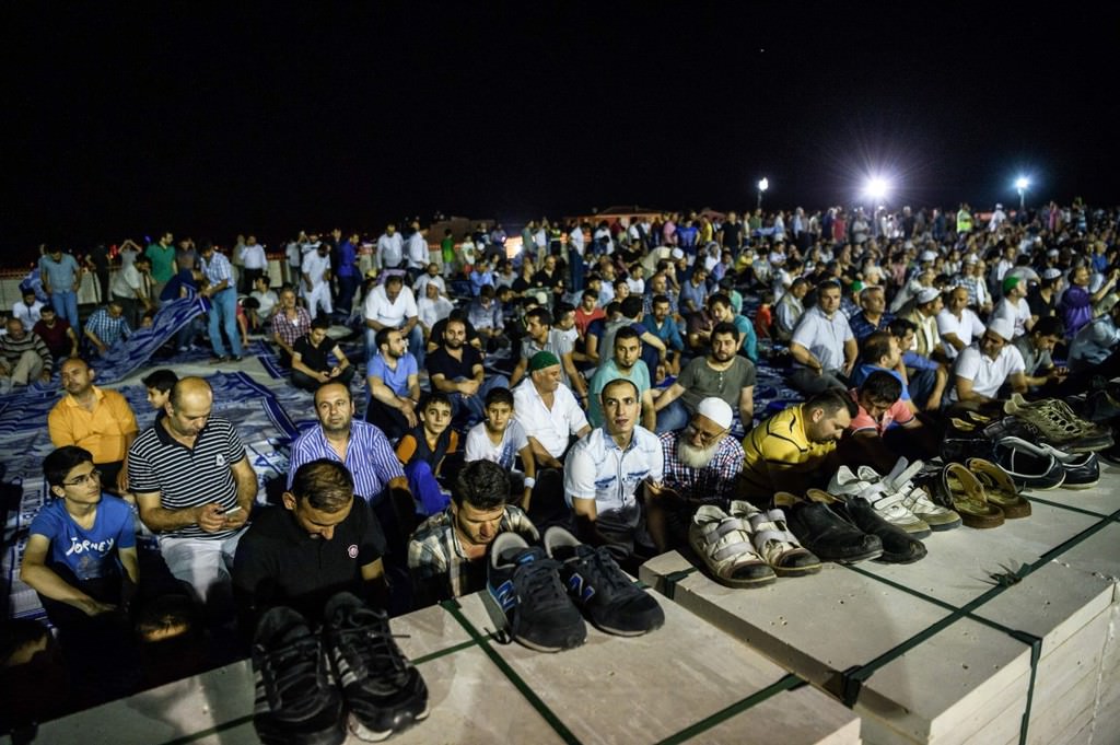 Çamlıca Camisi'nde ilk teravih namazı kılındı - 828