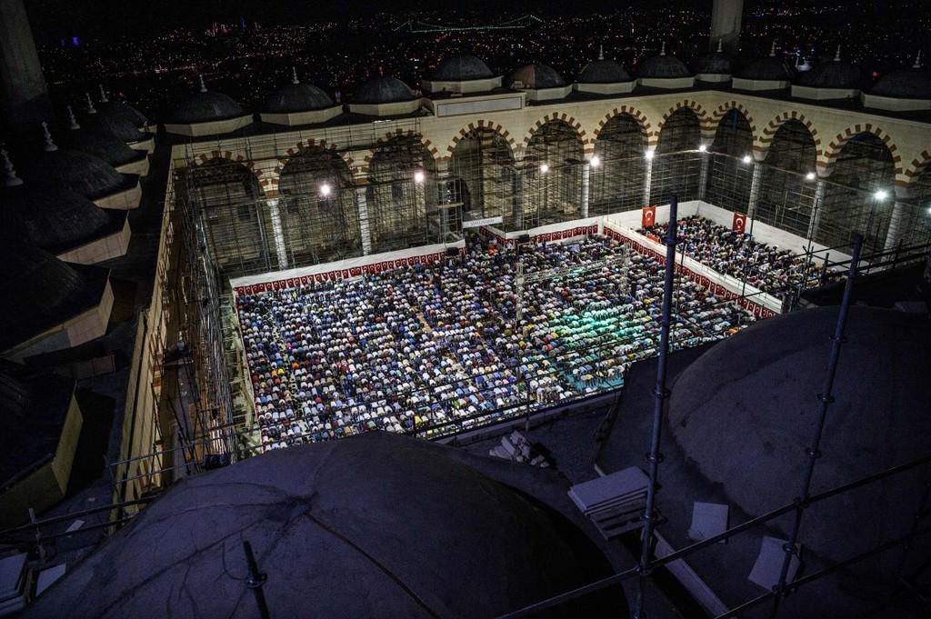 Çamlıca Camisi'nde ilk teravih namazı kılındı - 655