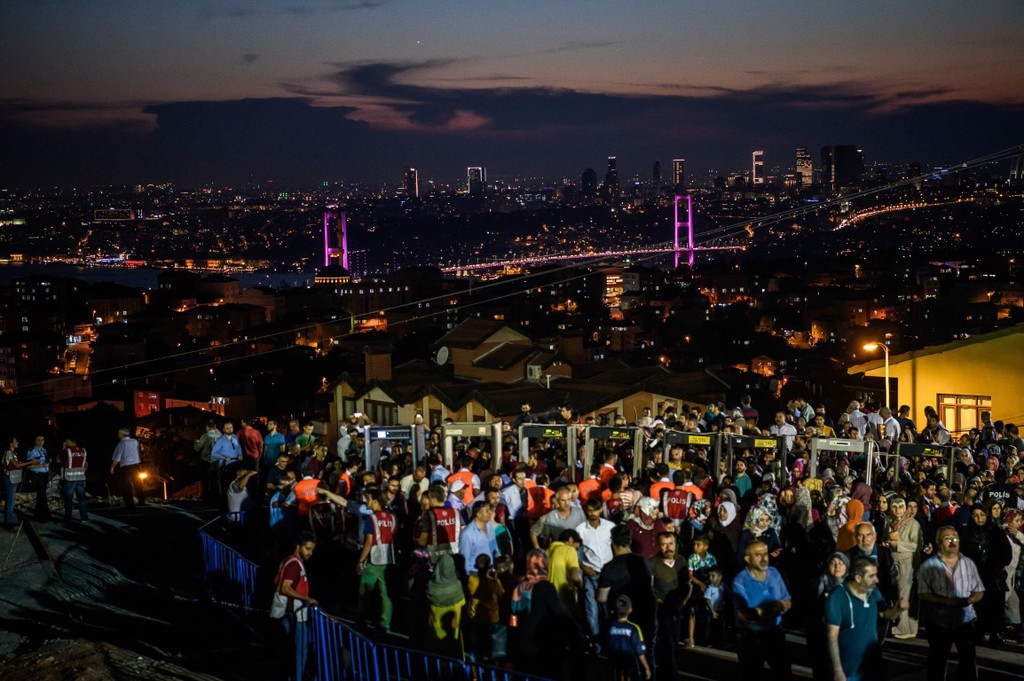 Çamlıca Camisi'nde ilk teravih namazı kılındı - 613