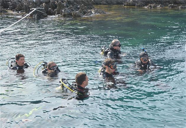 Su altında namaz kıldılar - 772