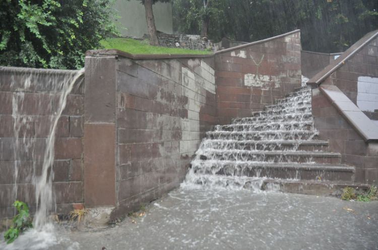 İstanbul'da yağmur sele dönüştü - 4