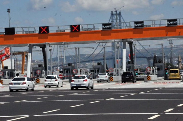 Tatil dönüşleri başladı, trafik yoğun - 15