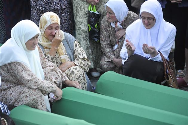 Srebrenitsa katliamının 21. yıldönümü - 26