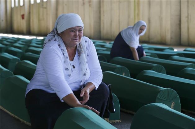 Srebrenitsa katliamının 21. yıldönümü - 28