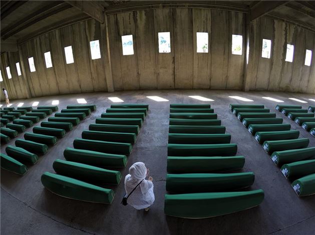 Srebrenitsa katliamının 21. yıldönümü - 17