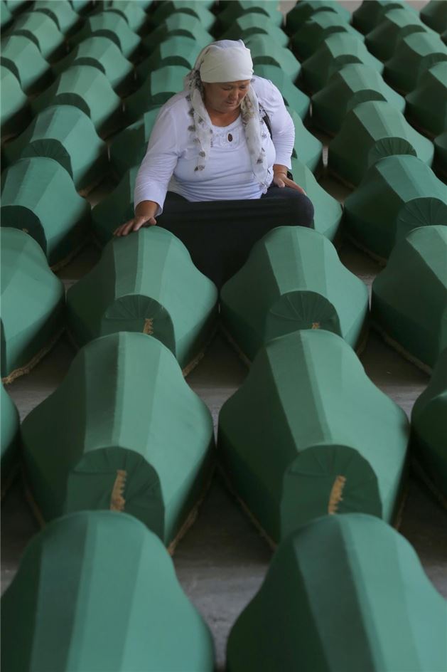 Srebrenitsa katliamının 21. yıldönümü - 21