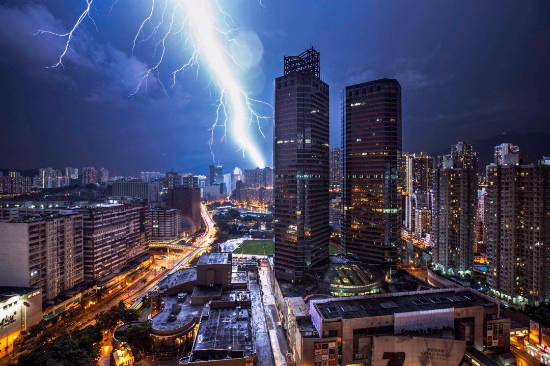 Hong Kong'ta 24 saatte 10 bin şimşek - 723