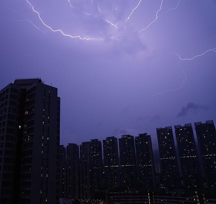 Hong Kong'ta 24 saatte 10 bin şimşek - 782