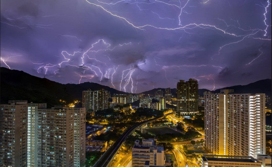 Hong Kong'ta 24 saatte 10 bin şimşek - 742